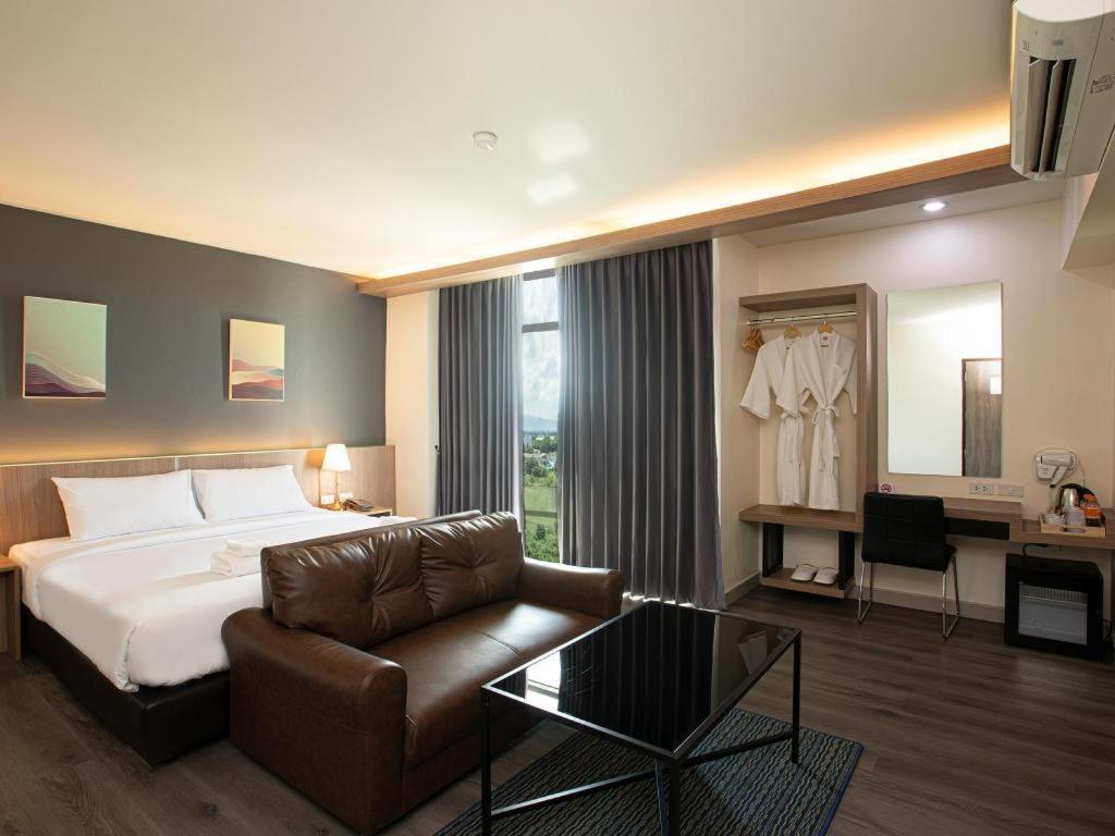 B2 Mae Sot Boutique & Budget Hotel Tak Buitenkant foto