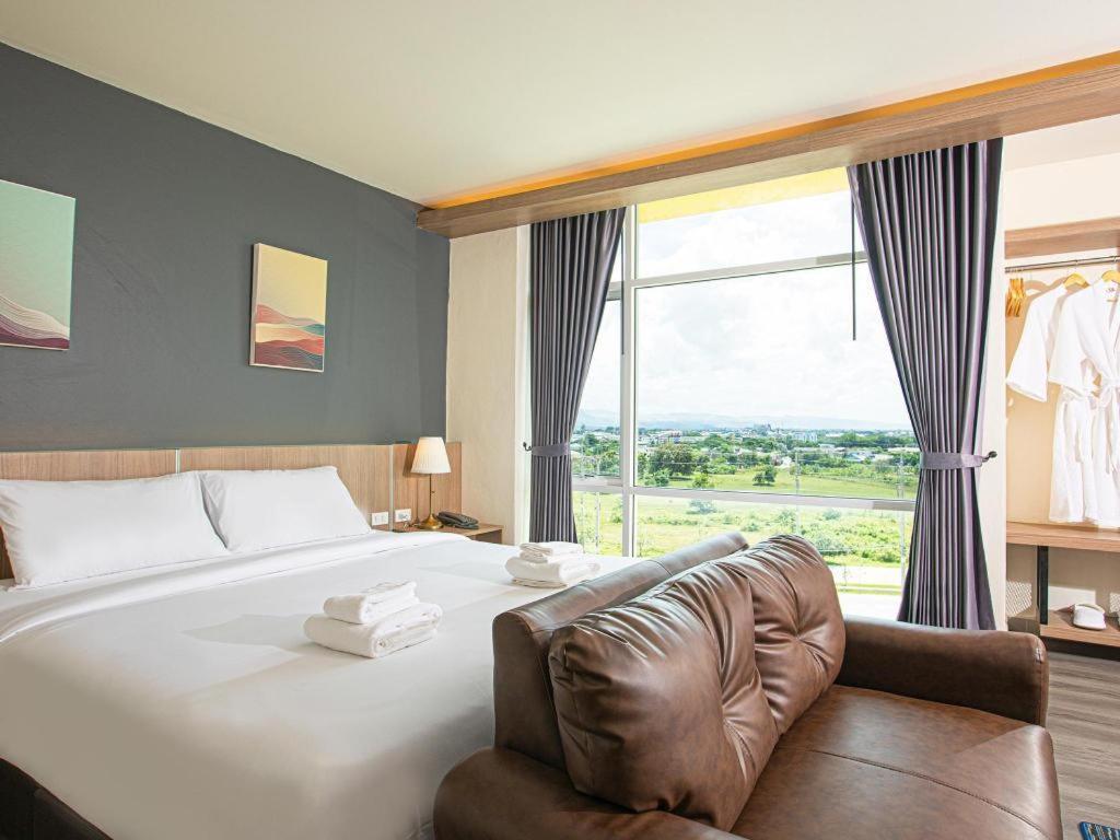 B2 Mae Sot Boutique & Budget Hotel Tak Buitenkant foto