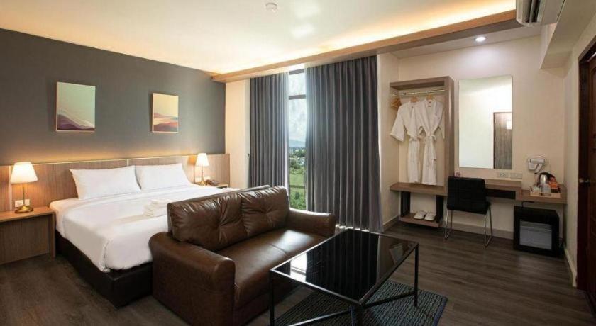 B2 Mae Sot Boutique & Budget Hotel Tak Buitenkant foto