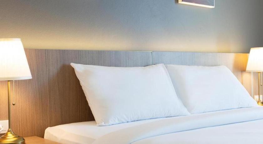 B2 Mae Sot Boutique & Budget Hotel Tak Buitenkant foto